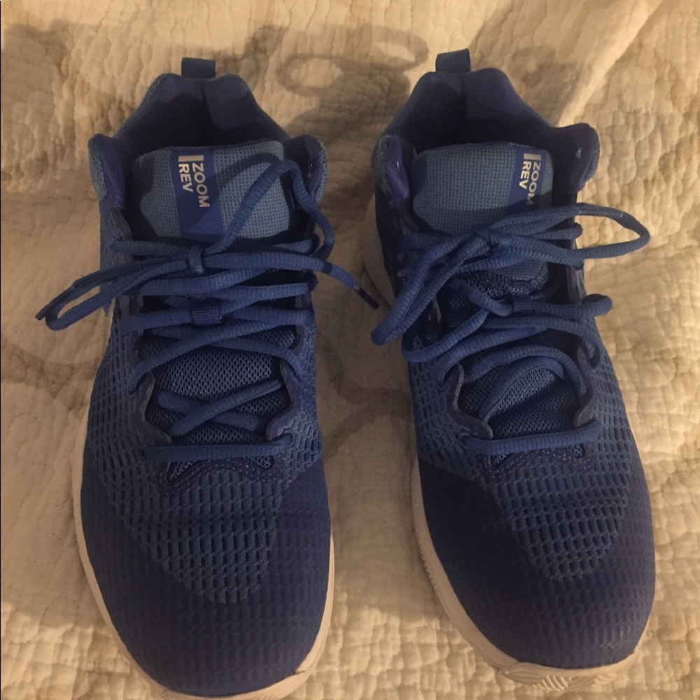 Nike zoom BBall shoes - Picture 3 of 4